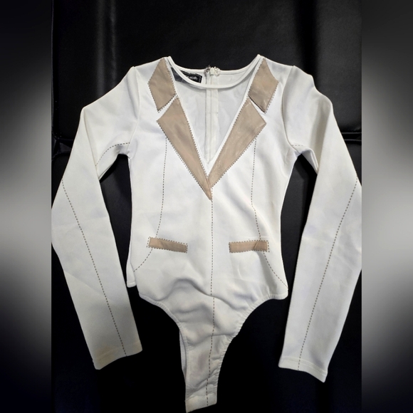 Maniere De Voir Tops - Maniere de voir